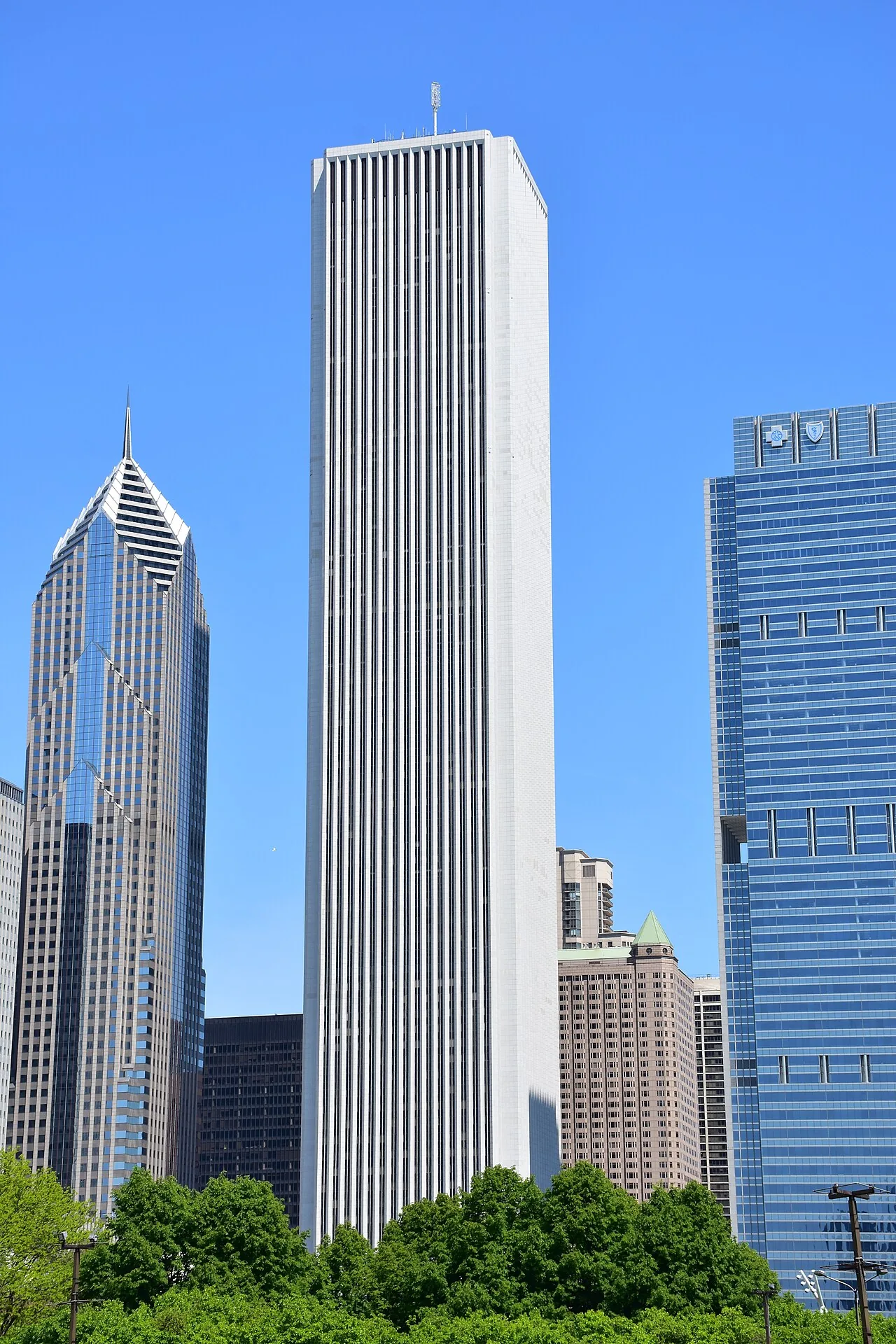 Aon Center architectural detail